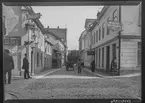 Ågatan i Linköping.

Bilder från gatuhörn i staden Linköping åren 1909 till 1913. Bilderna är tagna i centrala Linköping i ett projekt att dokumentera Linköping för Linköpings stad.