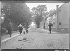 Ågatan i Linköping.

Bilder från gatuhörn i staden Linköping åren 1909 till 1913. Bilderna är tagna i centrala Linköping i ett projekt att dokumentera Linköping för Linköpings stad.