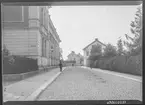 Ågatan i Linköping.

Bilder från gatuhörn i staden Linköping åren 1909 till 1913. Bilderna är tagna i centrala Linköping i ett projekt att dokumentera Linköping för Linköpings stad.