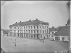 Stora torget i Linköping.

Bilder från gatuhörn i staden Linköping åren 1909 till 1913. Bilderna är tagna i centrala Linköping i ett projekt att dokumentera Linköping för Linköpings stad.