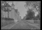 Snickaregatan i Linköping.

Bilder från gatuhörn i staden Linköping åren 1909 till 1913. Bilderna är tagna i centrala Linköping i ett projekt att dokumentera Linköping för Linköpings stad.