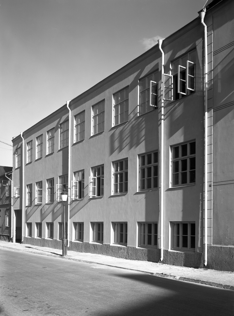 AB Bergson o Söner bygger ut längs Värmlandsgatan 1936.
