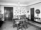 Hemma hos häradshövding Lundström på Älvgatan 19, dvs Grevegården, 1937. Av bilderna att döma omfattade lägenheten hela övre våningsplanet.