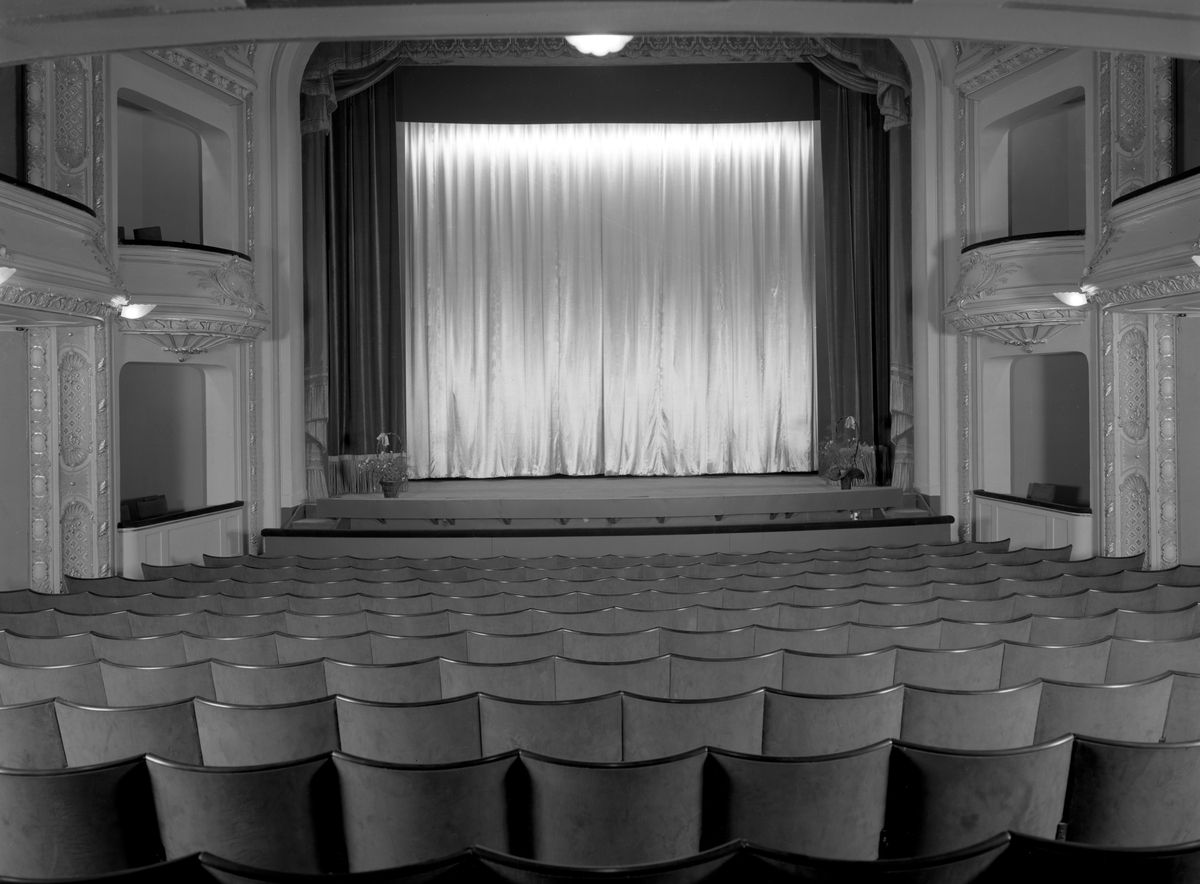 Bildsvit från Karlstads teater tagen under den senare delen av 1930-talet.