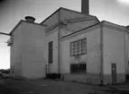 Karlstad elverk 1939. Elen producerades av ångdrivna turbiner. Anläggningen avvecklades 1952 då det nya kraftvärmeverket vid Lambergskanalen varit i bruk några år. På samma plats längs Tullhusgatan uppförs en förvaltningsbyggnad för kommunen (2014).