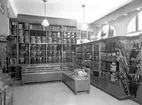 Interiör från CGC:s ursprungliga butik på Kungsgatan 20. Bilden togs 1935.