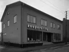 Kooperativas butik vid Kvarnbergsgatan år 1935.