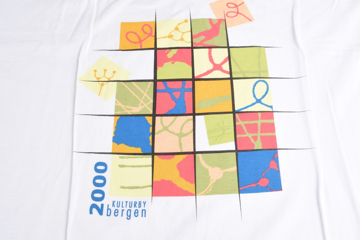 Rutedelt felt foran - sol og regn.