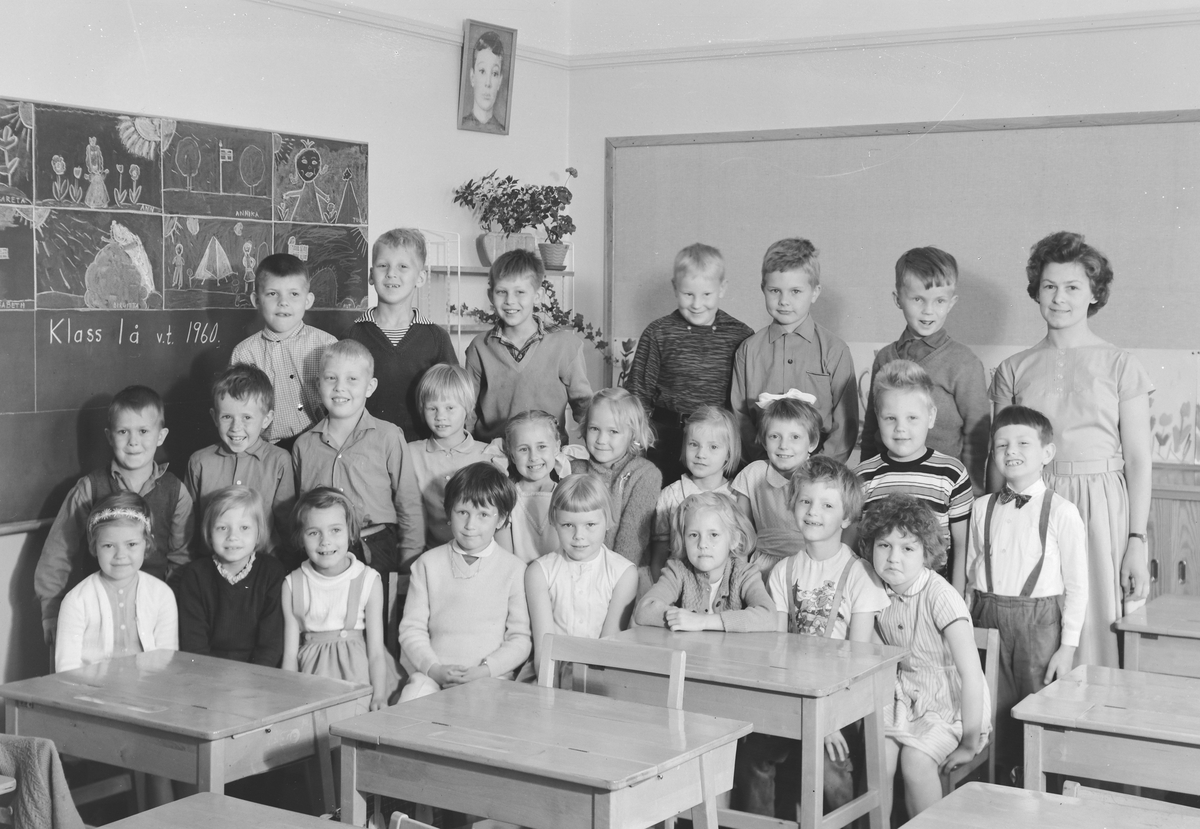 Engelbrektsskolan, klassrumsinteriör, skolbarn med lärarinna fru Eivor Cromnow, klass 1A, sal 15.