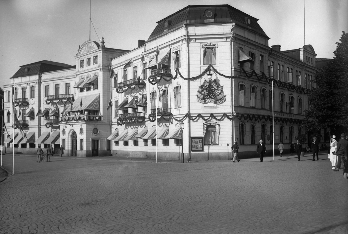 Statt utsmyckat inför besök av Gustav V i samband med avtäckningen av Karl IX:s staty den 19 juni 1926.