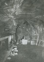 Utställning "Enmansborrning med borrslägga."