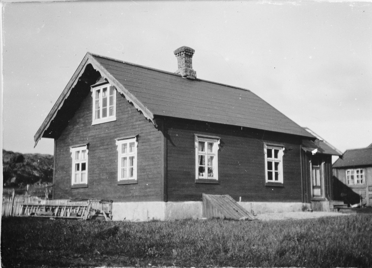 Nybygd hus med liggende bordkledning