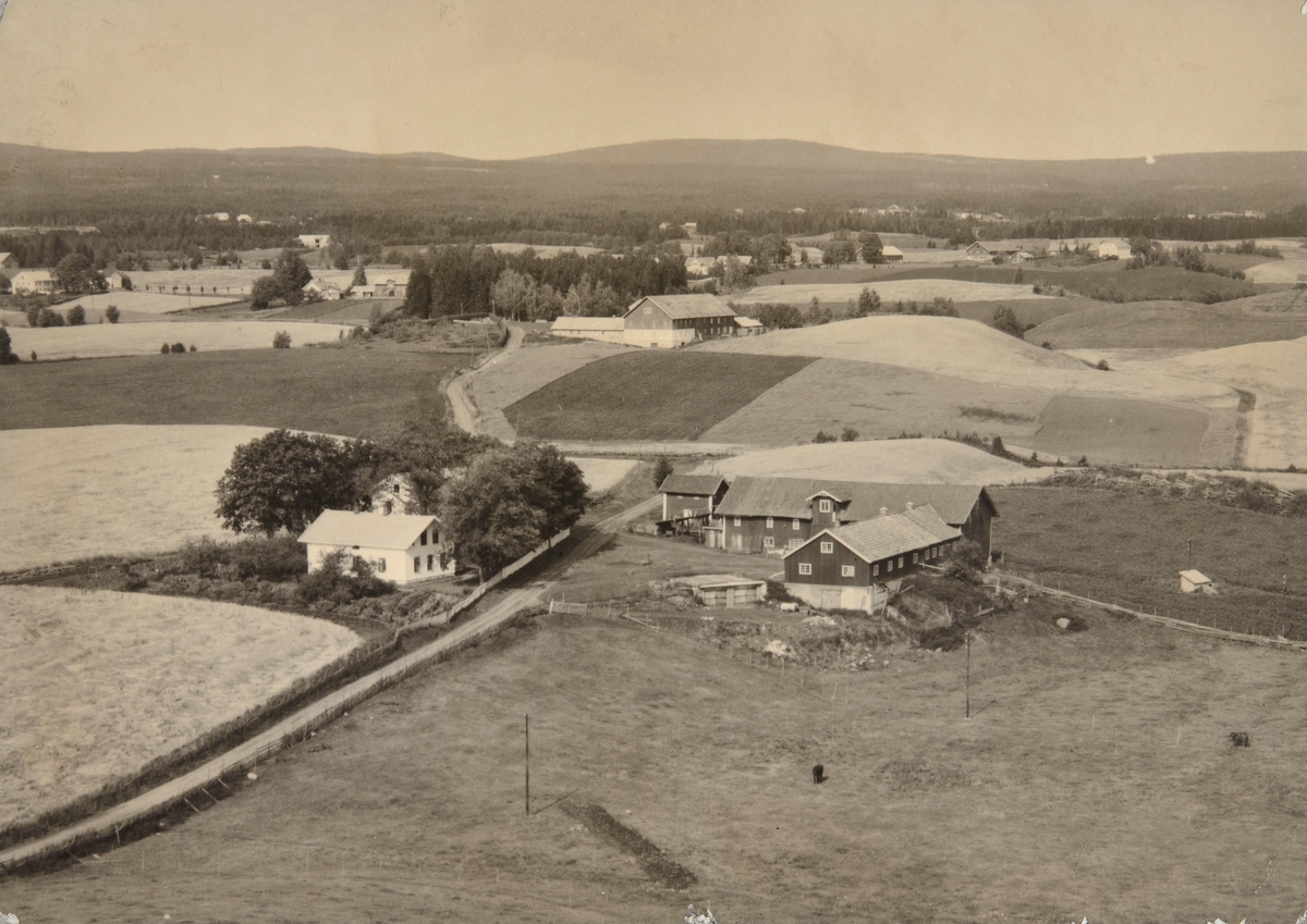 Postkort, Løten, flyfoto Igulstad gård