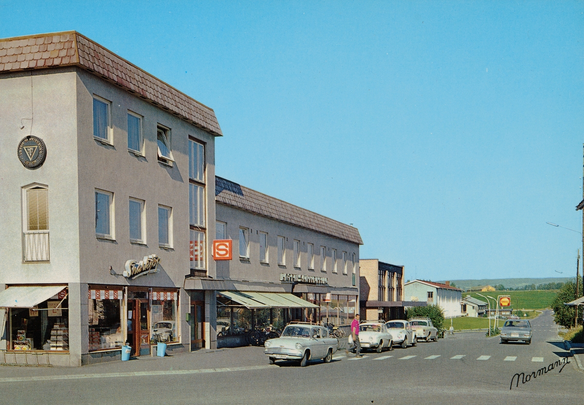 Postkort, Løten sentrum, Stasjonsvegen 13, Løten Samvirkelag, Snarkjøp,
