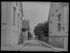 St Larsgatan i Linköping. Hörnet mot Nygatan. Axel Wenzell Järnhandel till vänster i bild.

Bilder från gatuhörn i staden Linköping åren 1909 till 1913. Bilderna är tagna i centrala Linköping i ett projekt att dokumentera Linköping för Linköpings stad.