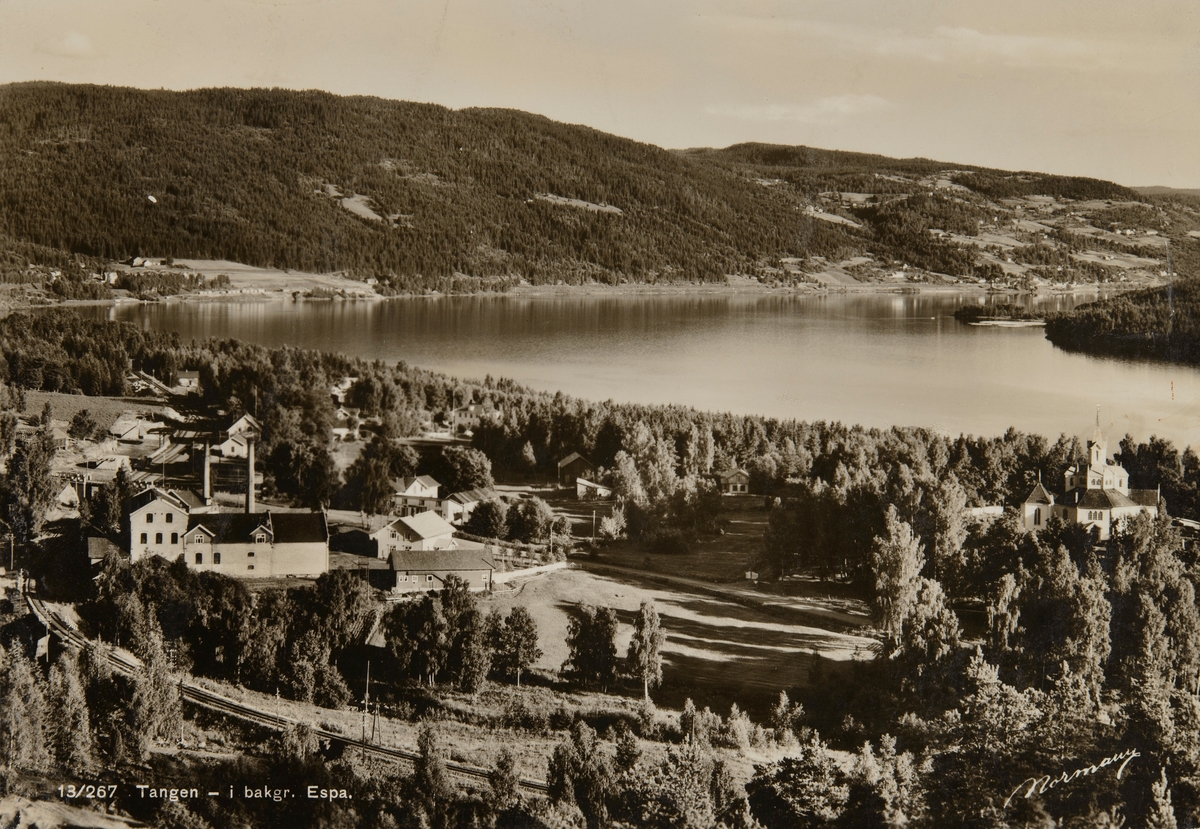 Postkort, Stange, Tangen sentrum, Tangen Brenneri, Tangen kirke til høyre, jernbanespor, tettsted,