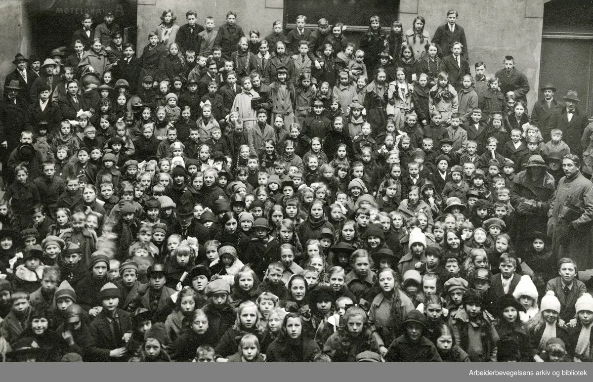 Barnelaget i Oslo Arbeidersamfunn (Kristiania Arbeidersamfund). Udatert. 1920-1921.