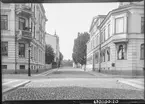 Kungsgatan i Linköping.

Bilder från gatuhörn i staden Linköping åren 1909 till 1913. Bilderna är tagna i centrala Linköping i ett projekt att dokumentera Linköping för Linköpings stad.