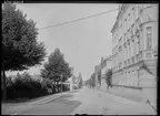 Kungsgatan i Linköping.

Bilder från gatuhörn i staden Linköping åren 1909 till 1913. Bilderna är tagna i centrala Linköping i ett projekt att dokumentera Linköping för Linköpings stad.