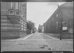 Klostergatan i Linköping. Hörnet mot Kungsgatan.

Linköpings teater.

Bilder från gatuhörn i staden Linköping åren 1909 till 1913. Bilderna är tagna i centrala Linköping i ett projekt att dokumentera Linköping för Linköpings stad.