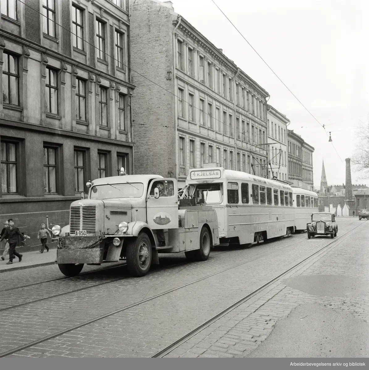 Trikkestans i Vogts gate. 27/3 1960