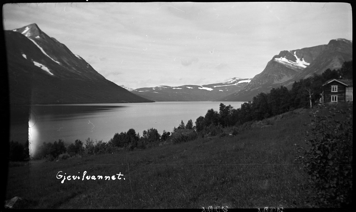 Utsikt mot Gjevilvatnet