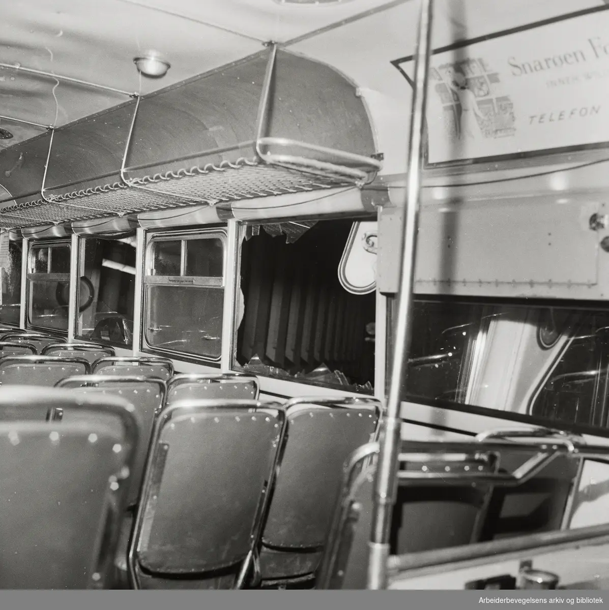 Seks personer skadd etter kollisjon mellom buss og trikk på hjørnet av Kirkegata og Prinsens gate. 14 februar 1958