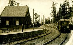 Holmenkollbanen ved Holmenkollen Sanatorium stasjon
