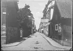 Klostergatan i Linköping och korsningen mot Nygatan.


Bilder från gatuhörn i staden Linköping åren 1909 till 1913. Bilderna är tagna i centrala Linköping i ett projekt att dokumentera Linköping för Linköpings stad.