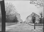 Drottninggatan i Linköping.

Obs! Trasig plåt.


Bilder från gatuhörn i staden Linköping åren 1909 till 1913. Bilderna är tagna i centrala Linköping i ett projekt att dokumentera Linköping för Linköpings stad.