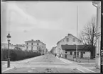 Drottninggatan i Linköping.

Bilder från gatuhörn i staden Linköping åren 1909 till 1913. Bilderna är tagna i centrala Linköping i ett projekt att dokumentera Linköping för Linköpings stad.