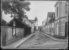 Djurgårdsgatan i Linköping.

Anslagstavla. Kullersten. F O Jonssons diversehandel.
Bilder från gatuhörn i staden Linköping åren 1909 till 1913. Bilderna är tagna i centrala Linköping i ett projekt att dokumentera Linköping för Linköpings stad.