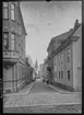 Domkyrkogatan i Linköping. Hörnet mot Apotekaregatan.

Bilder från gatuhörn i staden Linköping åren 1909 till 1913. Bilderna är tagna i centrala Linköping i ett projekt att dokumentera Linköping för Linköpings stad.