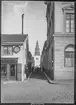 Borgmästaregatan i Linköping. Hörnet mot Stora torget. 

Bilder från gatuhörn i staden Linköping åren 1909 till 1913. Bilderna är tagna i centrala Linköping i ett projekt att dokumentera Linköping för Linköpings stad.