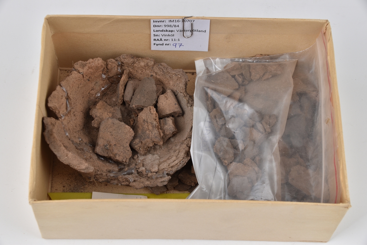 täckt av locksten F162