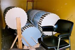 Restaureringsarbete med väggmålningar i Nils Nilsagården.