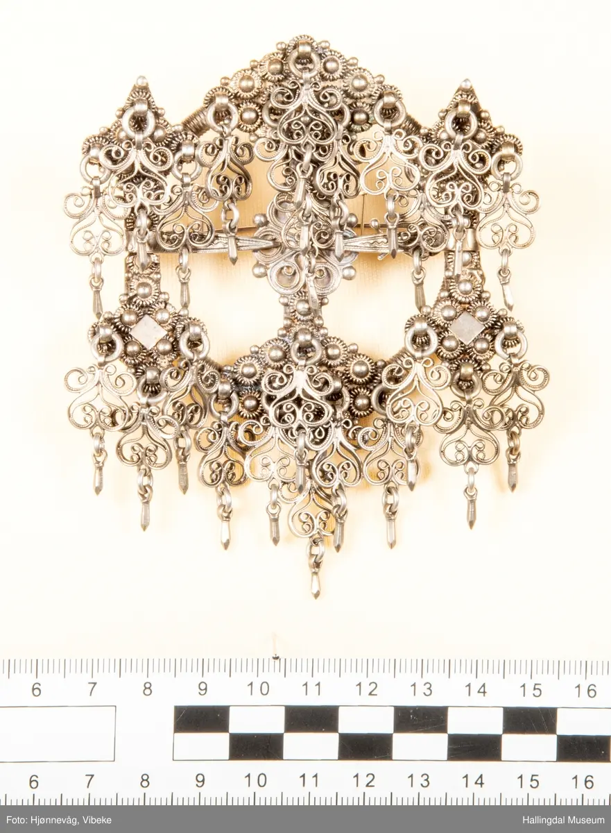 Byggkornsølje med filigransarbeid.