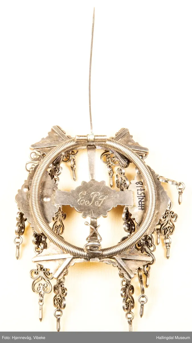 Byggkornsølje med filigransarbeid.