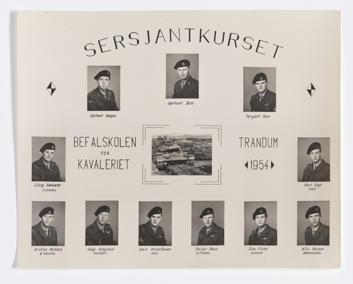 Militære årsfoto. Sersjantkurset. Befalskolen for Kavaleriet, Trandum 1954