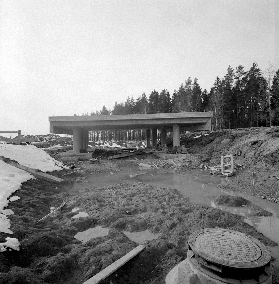 "Valla-snurren" står det i fotografens liggare för just detta uppdrag en dag i mars 1974. Och även om han tänkte på den blivande rondellen var säkert upplevelsen av den omfattande byggarbetsplatsen rörig.