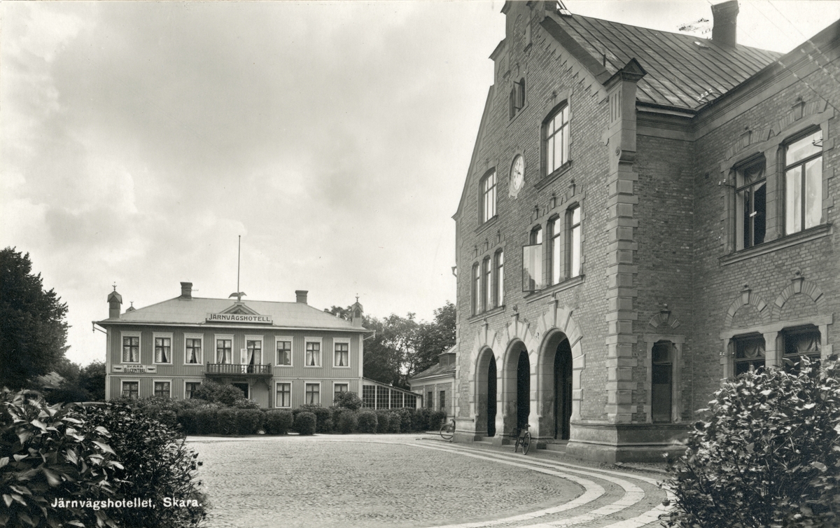 Järnvägshotellet och järnvägsstationen i Skara