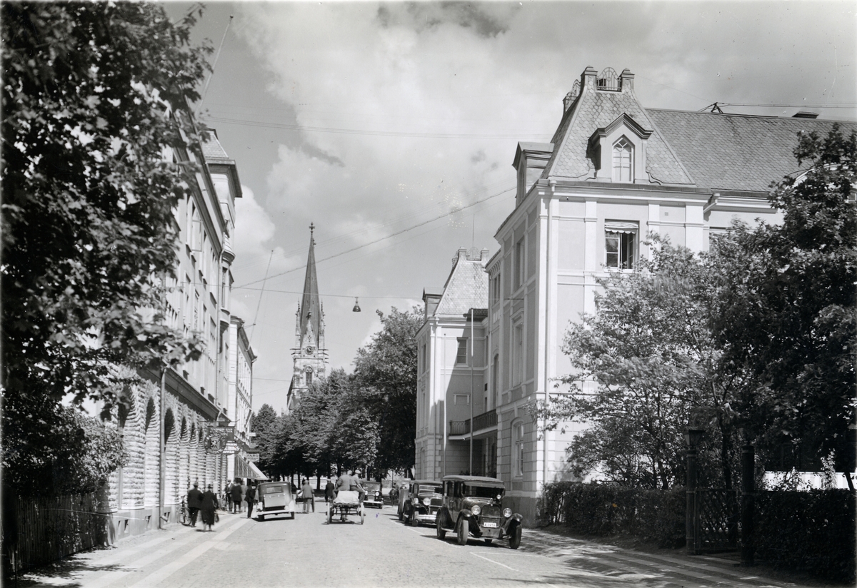 Järnvägsgatan och domkyrkan
