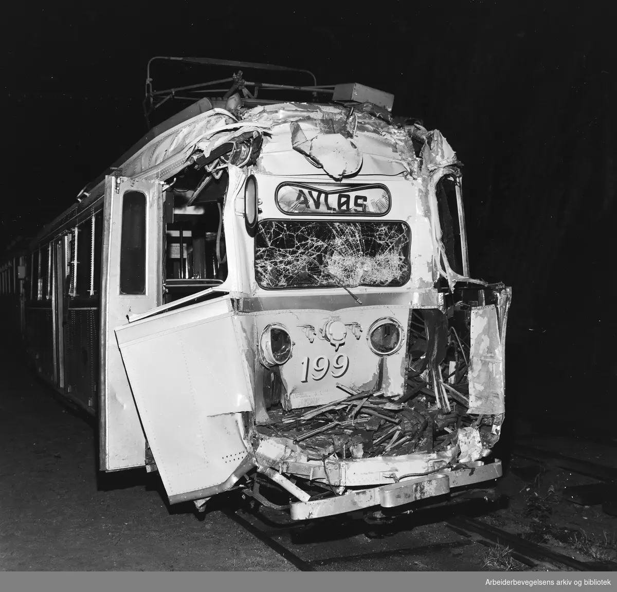 Bærumstrikk i kollisjon på strekningen mellom stasjonene på Gjønnes og Haslum. 16 oktober 1959.