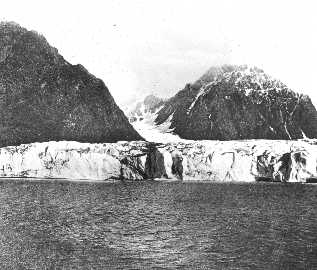 Cross Bay/Krossfjorden Brefront Isbre Tekst med bildet: 1911? Cross Bay? 1911. Bræfront Cross Bay.