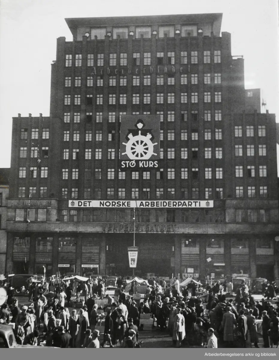 Youngstorget. Udatert. Høsten 1947