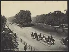 Bilden visar ridvägen Rotten Row som börjar vid Hyde Park Corner i London.