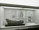 Sjöhistoriska museets permanenta utställning fotograferad 1987. Storkyrkoskeppet i monter.