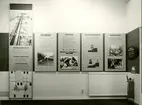 Sjöhistoriska museets permanenta utställning fotograferad 1987. Informationstavlor om sjömansyrket.