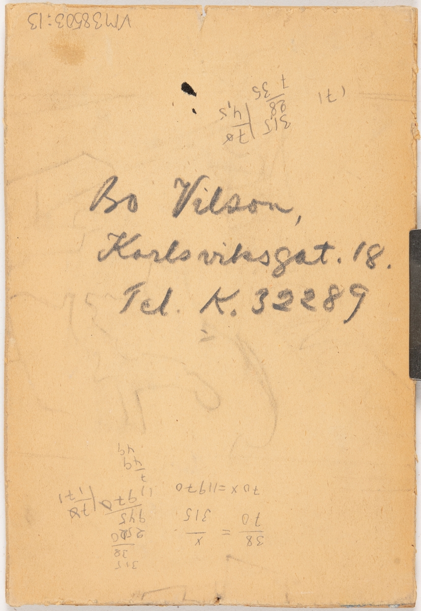 Illustration till reklamannons till De Blindas Dag.

Bilden har en svart cirkel med texten "DE BLINDAS DAG", runt cirkeln finns en gul kontur som strålar ut strålar likt en sol. Bakgruden har olika nyanser av blått i cirkelformer runt den svarta cirkeln, det finns även tre stjärnor. Längst ner står årtalet 1931.