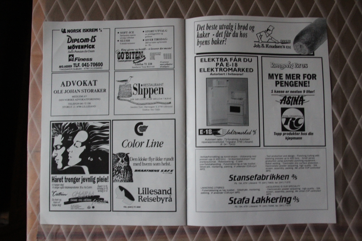 a) Reklame
Plastpose,hvit. Påskrift: Pers Mathjørne. Alt i dageligvarer. Strandgata i Lillesand. TLF.: 780. Innehaver Per Tønnesen.
b) Informasjon og reklame.
Lillesand sommer 1991. Utgiver Round Table, Lillesand.  24 sider, 12 blader.
c) Katalog (Hefte). "Rosenberg og Norway".
10 sider fotografier av barn med bunader. I farger. Foto fra Helges Studio og trykk fra Terjes Trykkeri Lillesand. Frabrikk 1950-1975. 10 sider.
A.S. Rosenberg Konfeksjonsfabrikk, 4790 Lillesand, Norway. Tlf. (042) 70066.